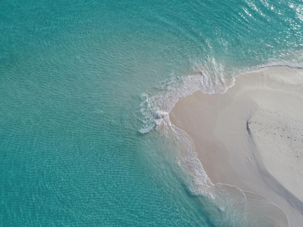 One The Island Hotel Naifaru Екстериор снимка