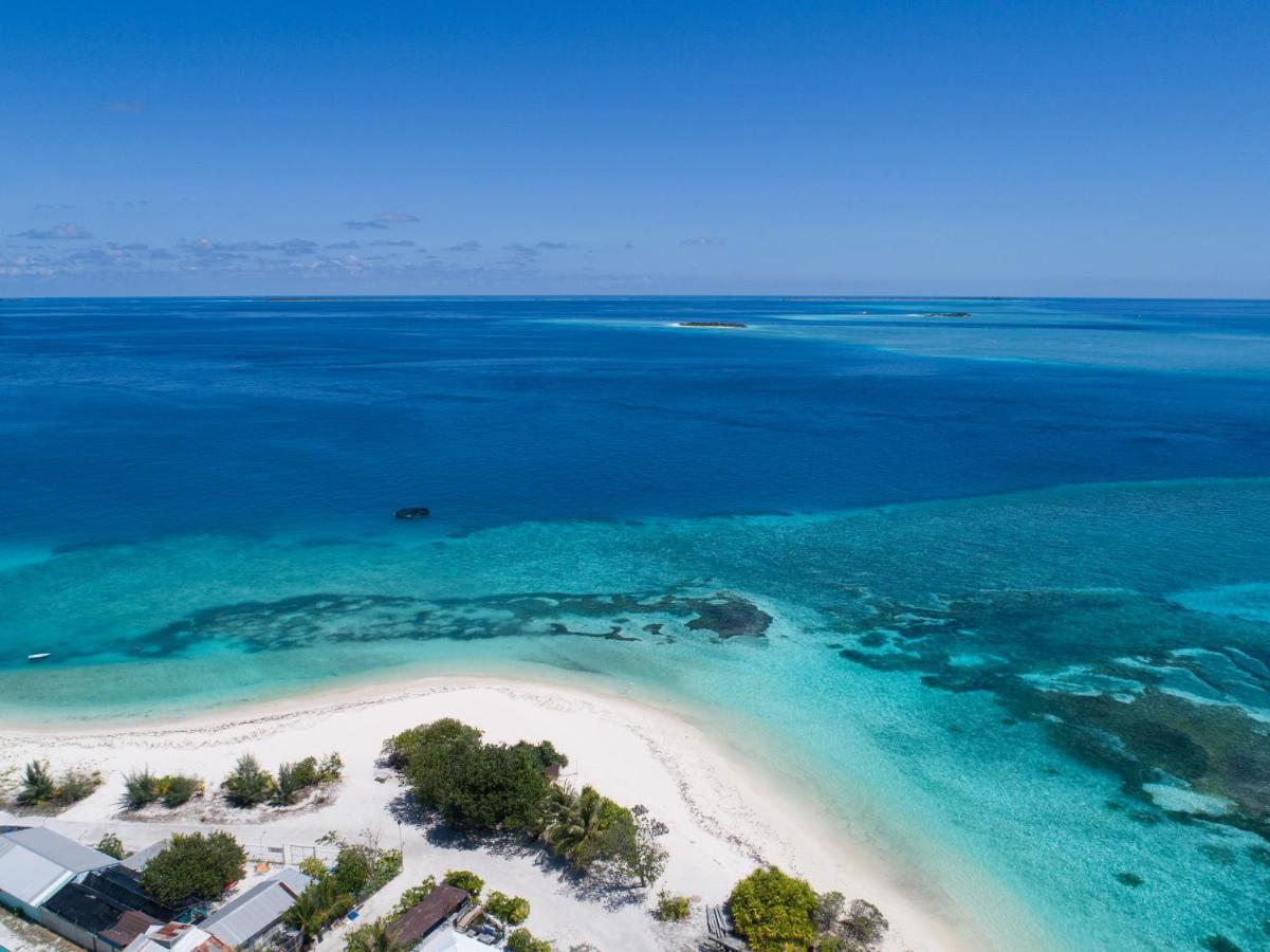 One The Island Hotel Naifaru Екстериор снимка